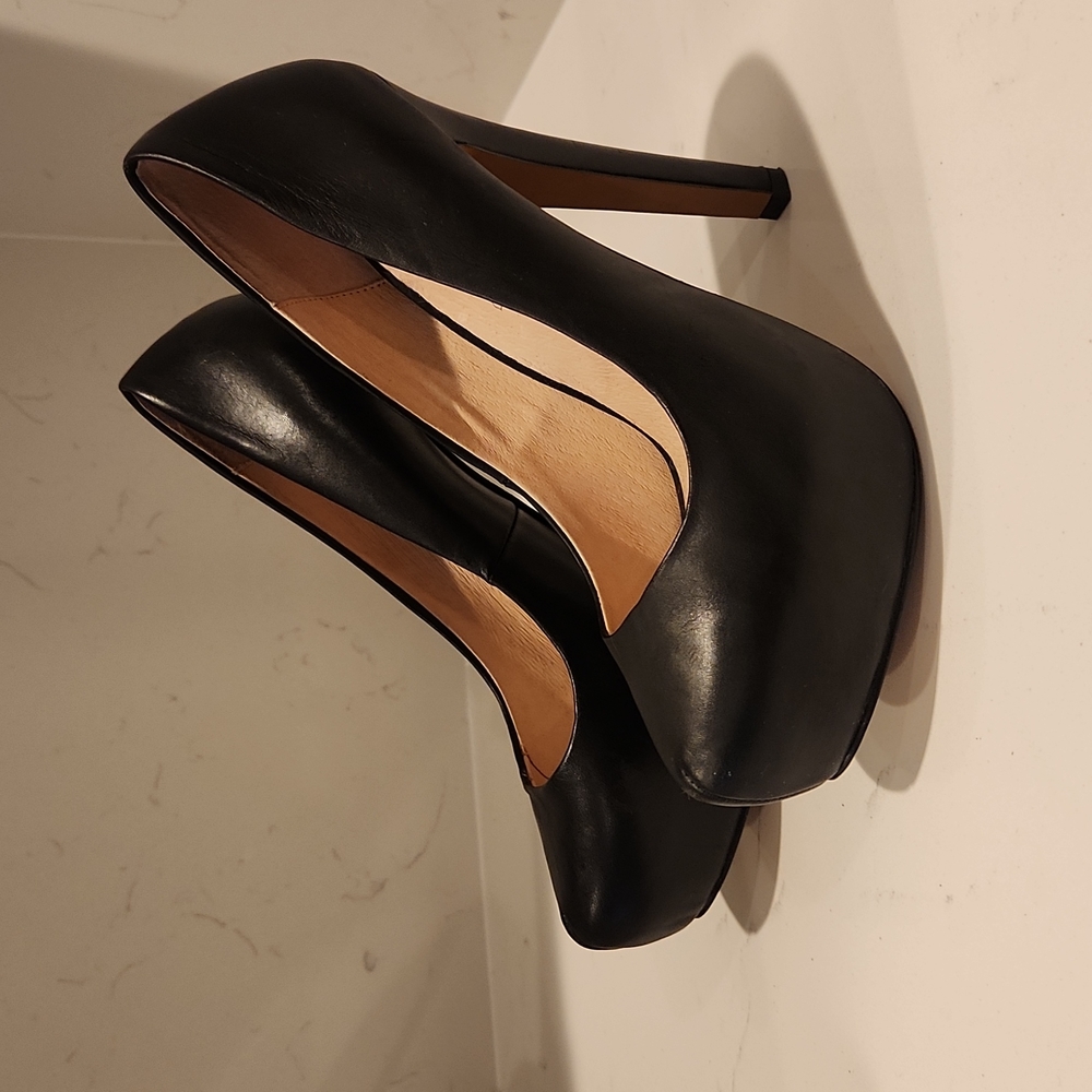 Aldo Black Leather Platform Pumps